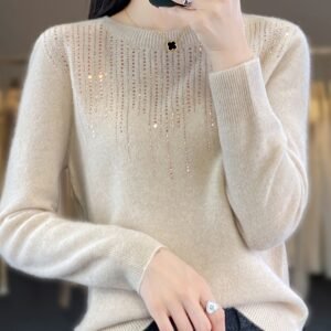 High-Quality Women'S Knitwear for The Autumn And Winter Seasons, Featuring Rhinestone Details, a Crew Neck, And Long Sleeves - Stylish, Form-Fitting, Cozy, Adaptable, And Sophisticated